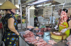 Heo thịt Thái Lan chưa biết ngày về, giá heo trong nước lại giảm tiếp