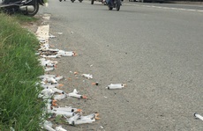 Ghê sợ với đống kim tiêm dính máu 'lăn lóc' trên Quốc lộ 22