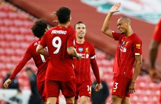 Liverpool vùi dập Crystal Palace, chờ Man City 'dâng' ngôi vương