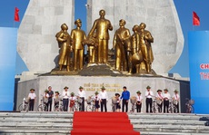 Phó Thủ tướng Thường trực Trương Hòa Bình tặng 100 xe đạp cho học sinh khó khăn ở Quảng Bình