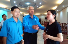 An Giang: Tặng quà đoàn viên - lao động đau yếu, tai nạn