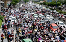 TP HCM: Ngập nước lại kẹt xe, hàng ngàn người bơ phờ