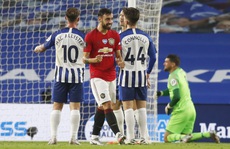 Bruno Fernandes lập siêu phẩm, 'Quỷ đỏ' gầm thét trước Brighton