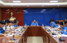 Xây dựng đội ngũ công nhân có hoài bão và tri thức