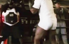 Võ sĩ huyền thoại Mike Tyson tung cú đấm “chết chóc” ở tuổi 54