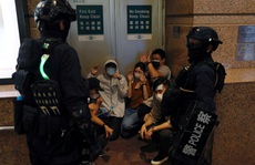 Cảnh sát Hồng Kông bắt nghi phạm biểu tình 'ngay trên máy bay'