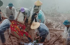 Hà Giang chìm trong mưa lũ, đất vùi lấp chết 2 người, lũ cuốn 1 người