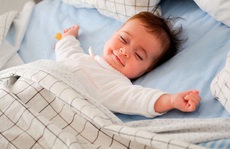 Cẩn trọng với những dấu hiệu bé thiếu canxi tưởng 'không liên quan'