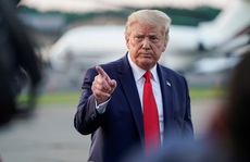 Tổng thống Trump nhận tin kém vui trước bầu cử