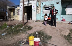 Chống dịch Covid-19 gặp khó vì thiếu nước sạch
