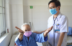Bác sĩ tiết lộ lý do cụ bà 88 tuổi bị đột quỵ nguy kịch nhưng được cứu sống