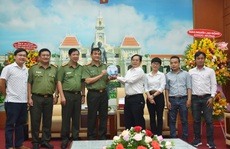 Báo Người Lao Động thăm, chúc mừng Công an TP HCM nhân ngày truyền thống CAND