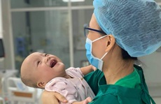 'Tan chảy' với hình ảnh và điệu bộ của Trúc Nhi-Diệu Nhi