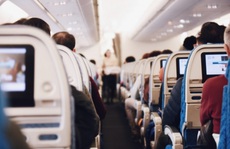 Đi máy bay có bị tái phát đột quỵ?
