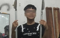 17 tuổi đã cầm dao 'phóng lợn' tấn công cảnh sát để giải cứu đồng bọn