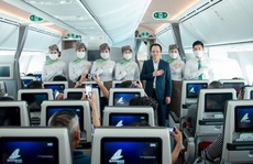 Chủ tịch Bamboo Airways xuất hiện trên khoang tặng quà hành khách trước thềm Quốc khánh 2-9