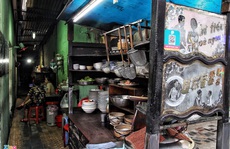 Tiệm mì 60 năm tuổi mở cửa xuyên đêm ở TP HCM