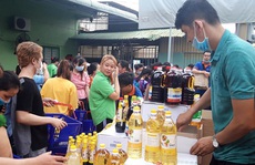 Ấm lòng phiên chợ '0' đồng phục vụ công nhân