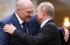 Tổng thống Belarus đến Nga giữa lúc “dầu sôi lửa bỏng”