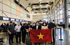 Hơn 340 người Việt từ Mỹ về nước