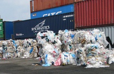 Buộc tái xuất gần 1.100 container phế liệu tồn đọng
