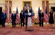 Mỹ trút 'mưa trừng phạt' xuống Iran, tổng thống Venezuela cũng có tên