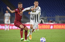 Ronaldo lập cú đúp giúp Juventus thoát thua