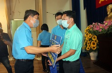 Giúp công nhân bớt khó khăn