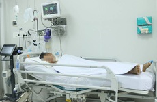 Bác sĩ Chợ Rẫy nói về bệnh nhân ngộ độc pate Minh Chay 'thở máy tính bằng tháng'