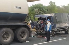 Xe tải tông đuôi xe bồn trên cao tốc, tài xế tử vong trong cabin