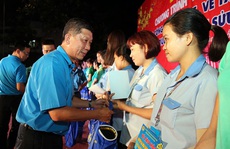 Tết này con sẽ về nhà!