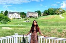 Ngôi nhà sở hữu tầm nhìn ra cánh đồng xanh tươi trong lành của mẹ Việt ở Mỹ