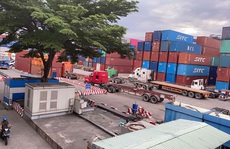 Khổ vì container tồn đọng ở cảng