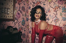 Rihanna táo bạo với nội y xuyên thấu