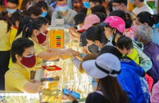 Chuyện lạ trên thị trường vàng ngày vía Thần Tài ở TP HCM