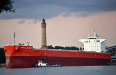 Giá cổ phiếu tăng kỷ lục, Hòa Phát tậu 2 chiếc tàu cỡ lớn để chở sắt thép