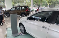 Tiêu thụ ôtô giảm 2 tháng liên tiếp