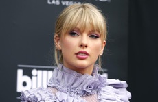 Taylor Swift chỉ trích Netflix đùa “hèn hạ” chuyện tình ái của cô