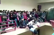 5 sinh viên Bolivia chết khi ban công trường đại học sụp đổ