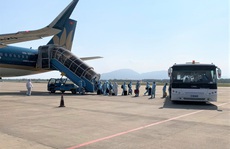 Hai chuyến bay đưa người Việt từ Myanmar về nước hạ cánh ở Đà Nẵng