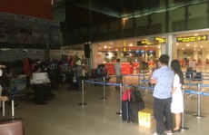 Hành khách chờ mòn mỏi ở sân bay Tân Sơn Nhất để về Đà Nẵng