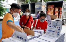 Tặng 7.800 túi an sinh cho người lao động khó khăn