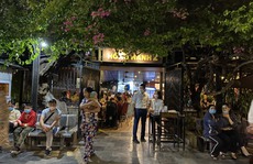 Khách vào quán không quét mã QR, 3 chủ tịch phường bị đình chỉ