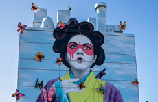 Nghệ sĩ đường phố gây sốt với tranh tường cao ngất