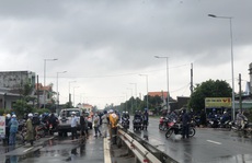 Giao thông TP Quảng Ngãi tê liệt, Quốc lộ 1 bị lũ chia cắt nhiều nơi