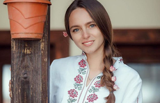 Ca sĩ trẻ đăng quang Hoa hậu Hoàn vũ Bulgaria 2021
