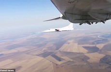 Khủng hoảng di cư, Nga điều 2 máy bay ném bom sang Belarus