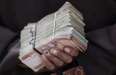 Taliban đòi Mỹ trả tiền ngay lập tức