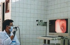 Hai cụ ông khó thở nghiêm trọng vì uống thuốc và ăn cháo