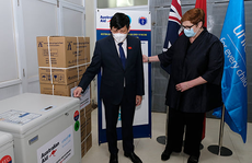 Chính phủ Úc tặng Việt Nam 1.910 tủ lạnh bảo quản, 5 triệu bơm kim tiêm vắc-xin